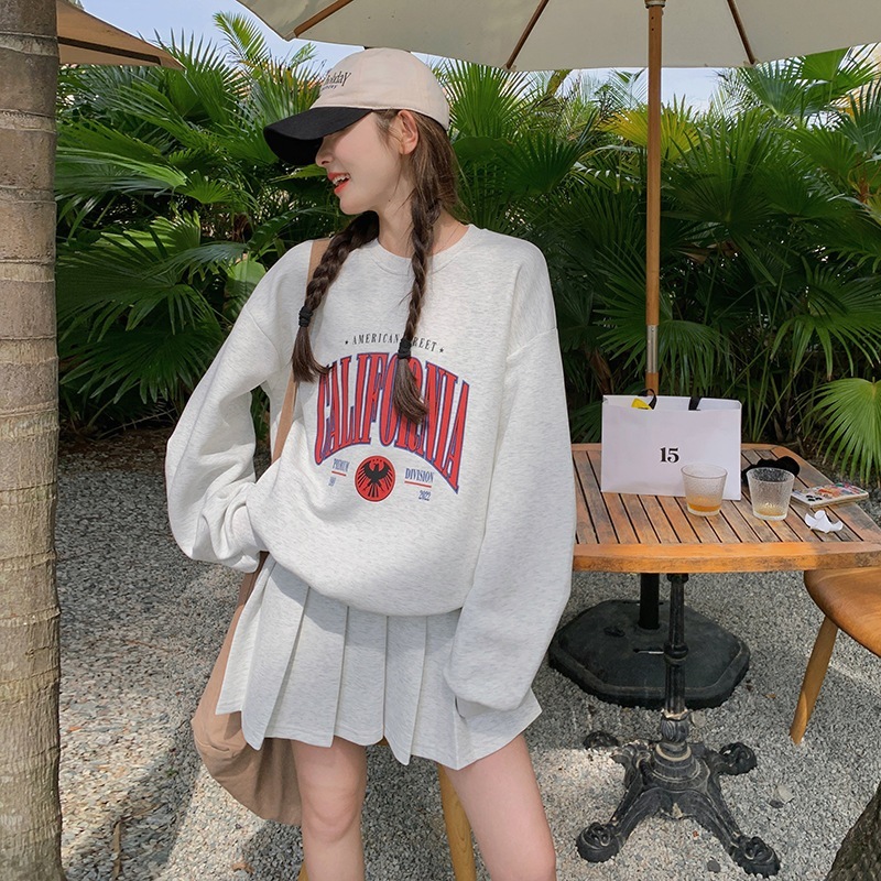 グレーカレッジスタイルエイジングスーツワンピース女性秋2024新しい韓国の長袖プリントセータープリーツスカート2点セット