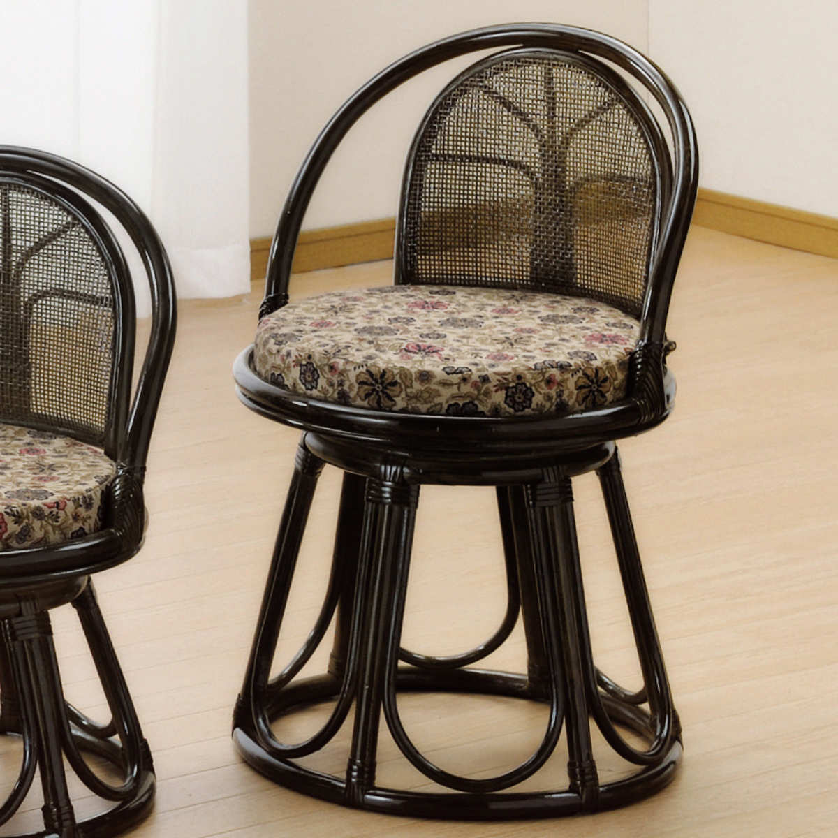 籐 回転座椅子 ハイタイプ ラタンチェア 座面高44cm 回転式 背もたれ付き 肘付き 肘掛 イス チェア 座いす アジアン 籐家具 花柄 和モダン ラタン リラックスチェア パーソナルチェア