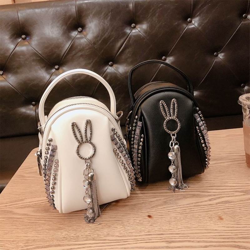 【急速出荷!】2色 ショルダー ショルダーバック ラインストーン ミニ ミニバック 無地 シッパー リュック 手持ち バッグ レディース スタッズ ラビット うさぎ ウサギ シンプル 煌びやか 華やか