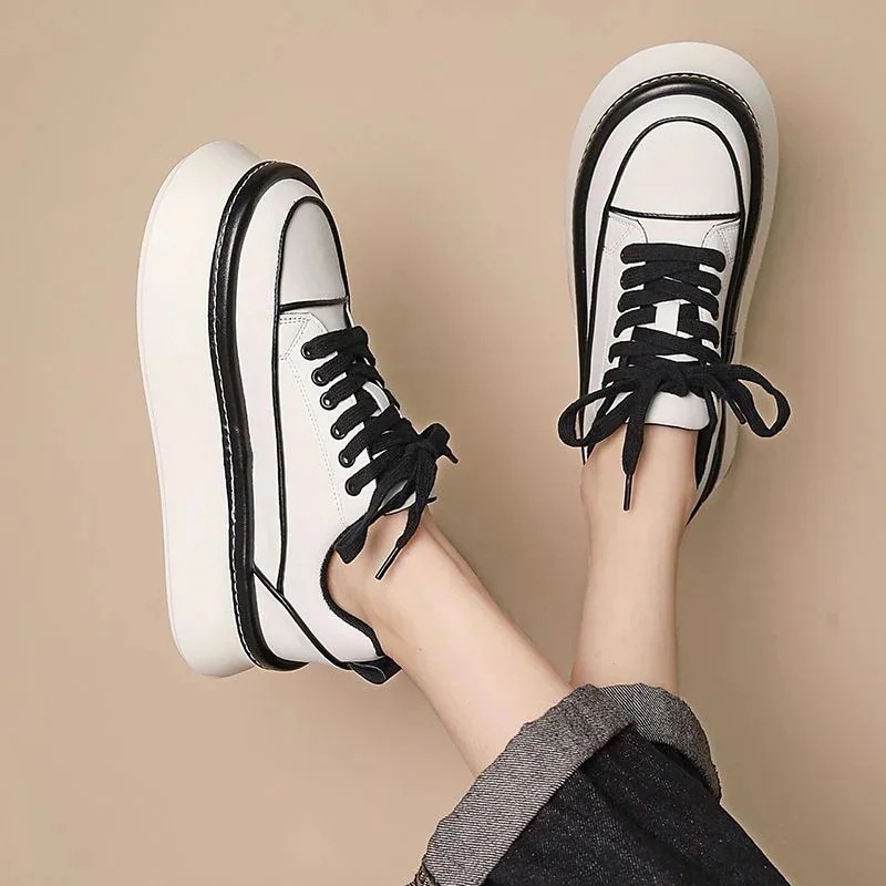 日韓 軽量 身長アップ コントラストカラー 厚底靴 通気性 快適 おしゃれ 百掛け カジュアル スニーカー 滑り止め フラットシューズ23人気新作厚底スニーカー 4,681円