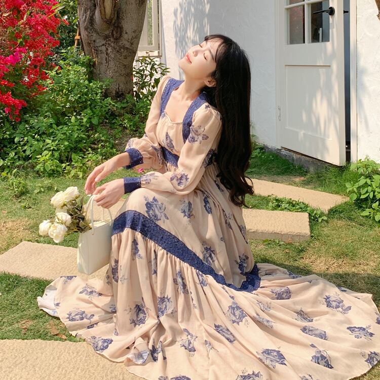 ワンピース レディース ロング マキシ 丈長 フルレングス 長袖 パフスリーブ スクエアネック ワイド フレア Aライン フェミニン シフォン ふわふわ かわいい 大人可愛い 上品 おしゃれ レトロ