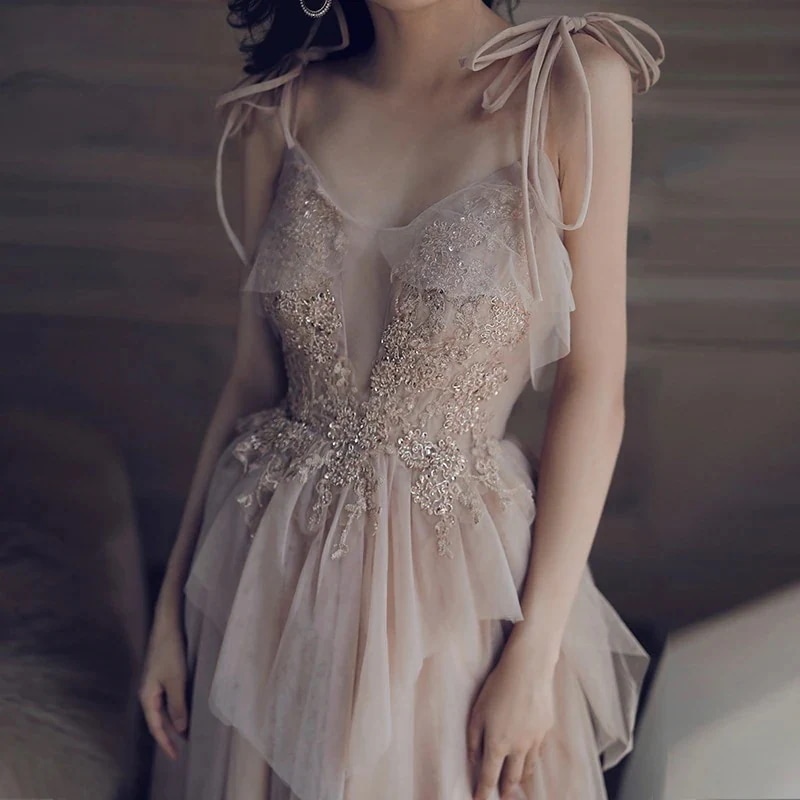 宴会イブニングドレス気質女王誕生日パーティーサスペンダースカートシンプルで寛大なイブニングドレス女性