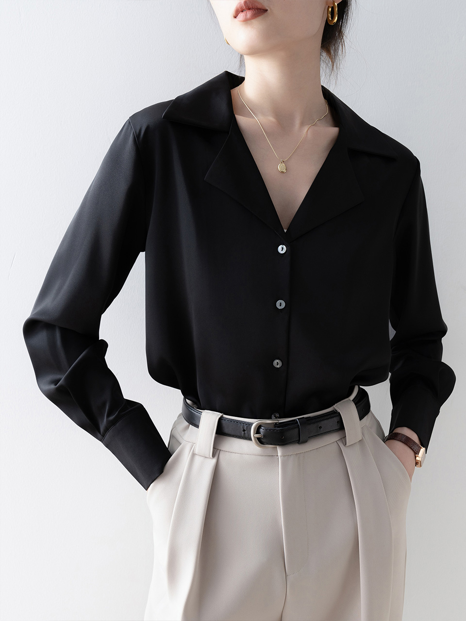 【1点ご購入 で10点プレゼントいたします】ブラックスーツ襟シャツ2025春秋長袖トップス高級感秋冬シャツ通勤婦人服