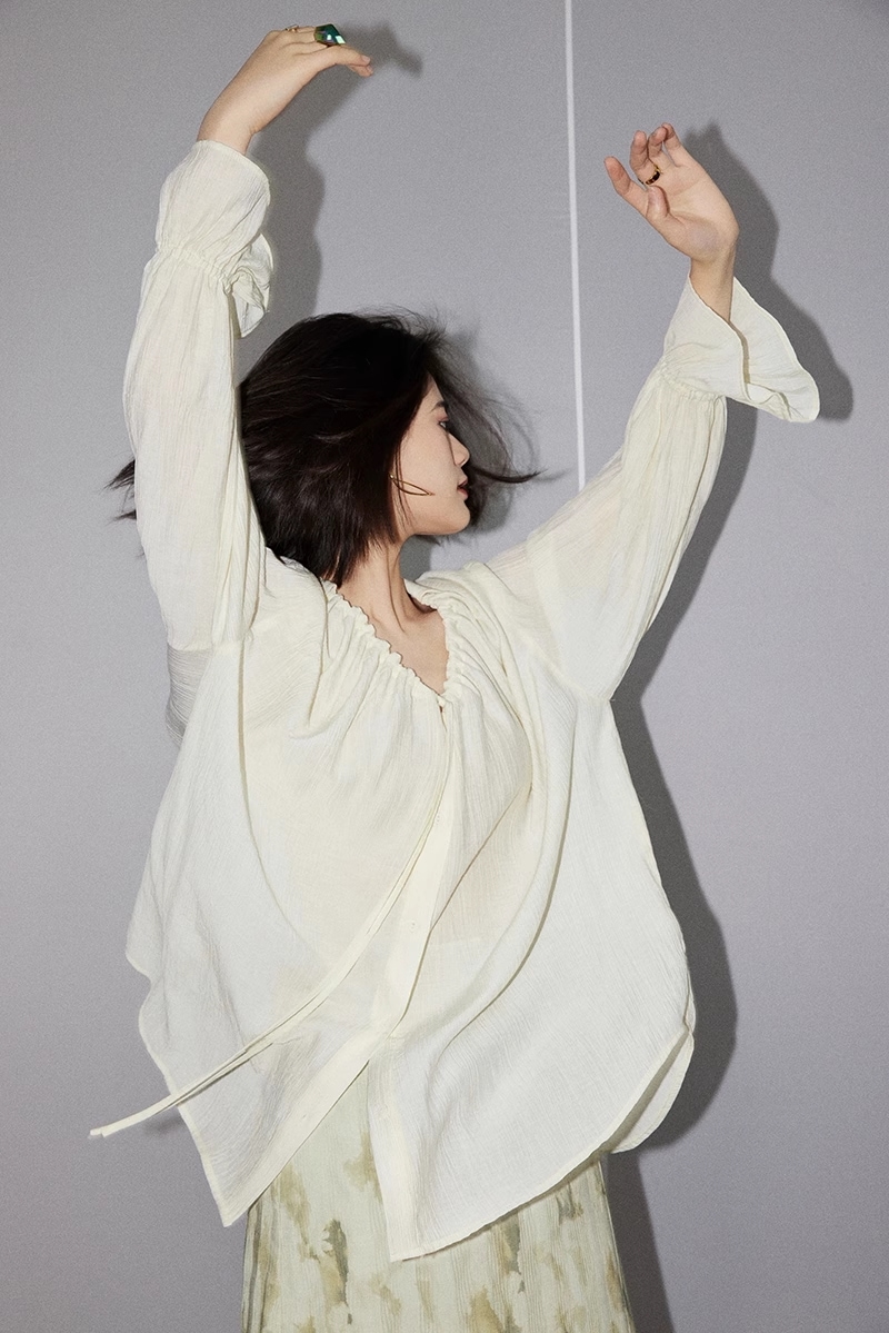 ロマンチック 雰囲気 シャツ デザイン Vネック ゆったり 通勤 トップス 個性的 トップス シャツ 袖あり 長袖 Vネック 襟なし かわいい 大人可愛い カジュアル おしゃれ お洒落 大人可愛い