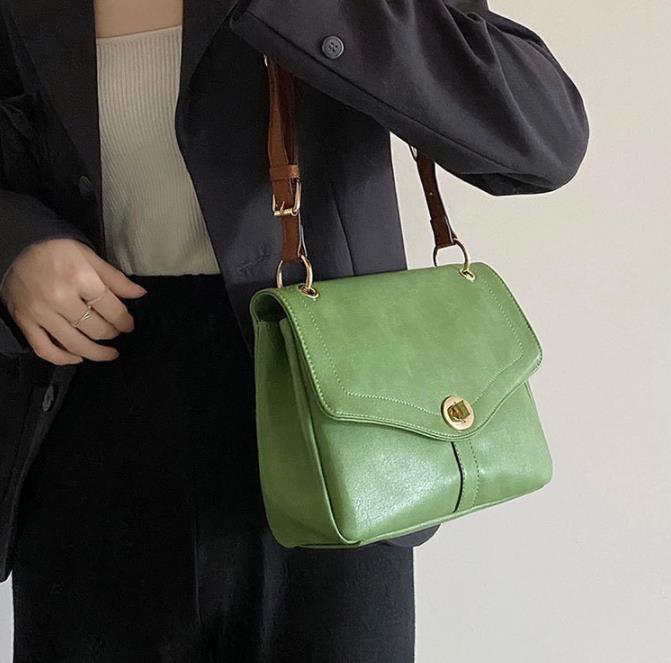 レトロ ショルダーバッグ ハンドバッグ フレンチバッグ 秋冬 緑 レディース 大容量