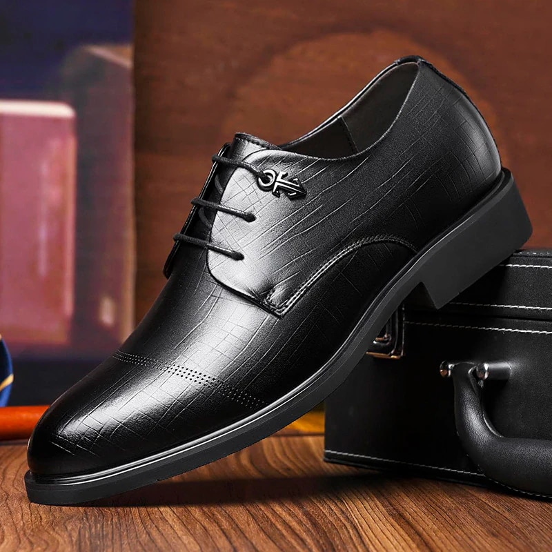 メンズレザーシューズビジネスフォーマルメンズブルーとブラックソフトボトムロートップカジュアルシューズ内側の高さアップメンズシューズ新郎ウェディングシューズ