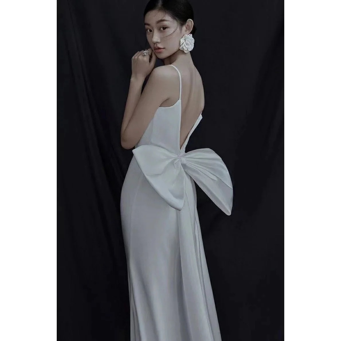 送料無料パーティードレス 新作追加/韓国ワンピースドレス 短納期 結婚式OL正式な場合礼装ドレスセクシーなワンピース一字肩二点セット側開深いVネックや/ドレス花柄/無地/丸襟/ボタンカーディガンデザイ