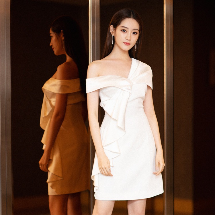 ワンピース ワンピドレス ミニ丈 ショート ショート丈 ワンショルダー ワンショル スリム タイト 細身 フリル きれいめ 大人 おしゃれ お洒落 かっこいい 大人女子 クール モード系 セクシー