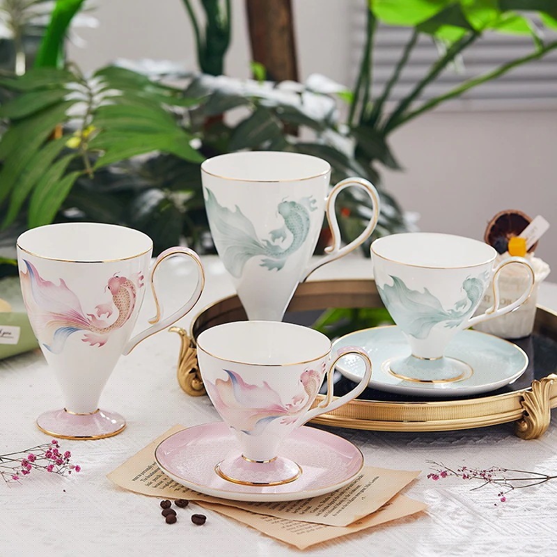 【1つ買うと10個無料】コーヒーカップセラミック高見え英国アフタヌーンティーカップ＆ソーサーマグ家庭用ボーンチャイナティーカップセラミックカップウォーターカップ