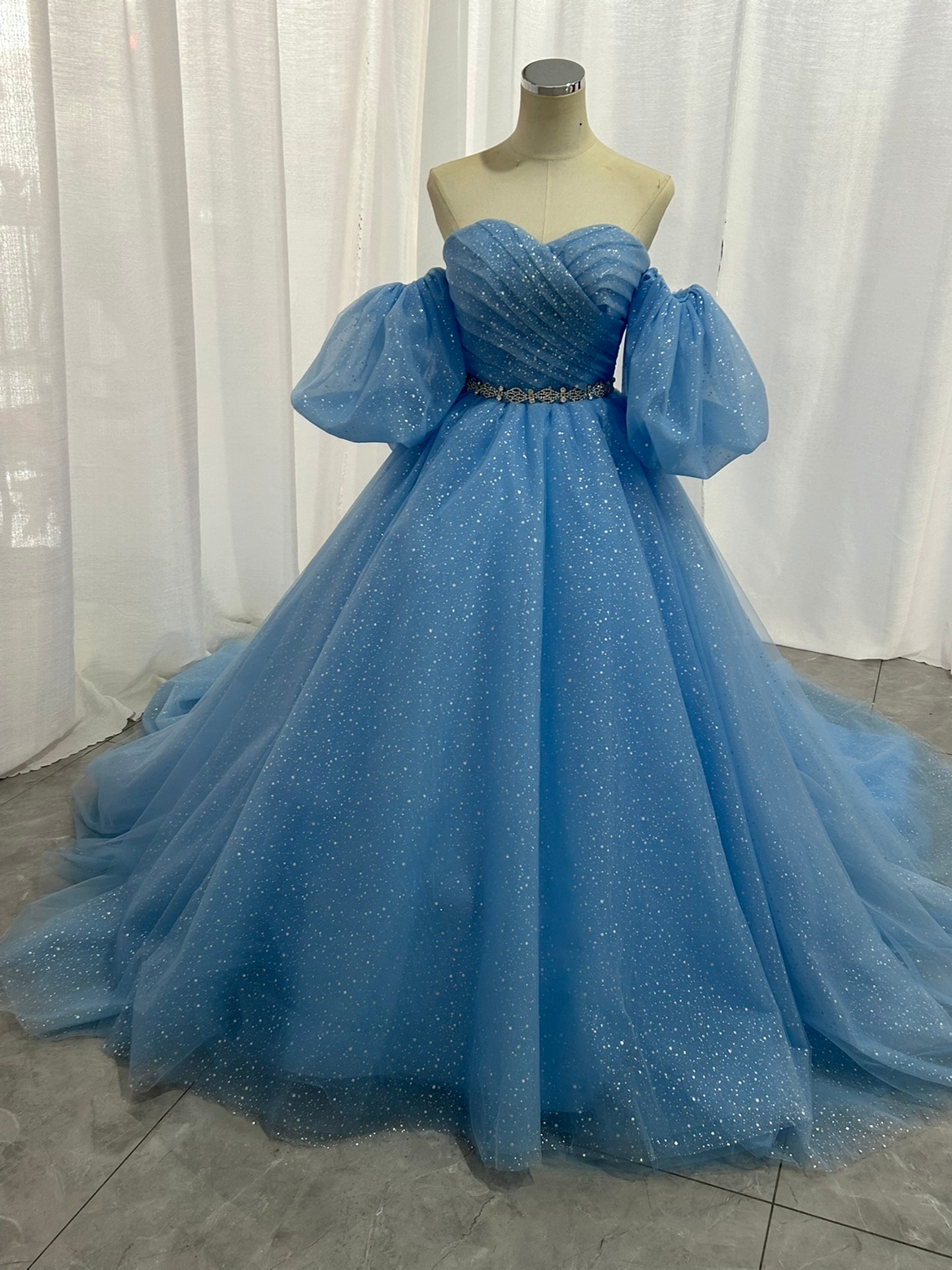 カラードレス ブルー キラキラチュール ベアトップ パフスリーブ 編み上げ ふわふわドレス 前撮り