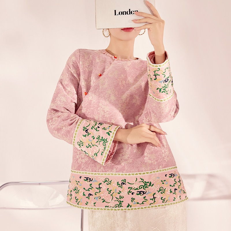 2025年の早春春新しい中国語スタイルのレトロバックル刺繍デザインシャツラウンドネックゆるい中国スタイルの女性mz040