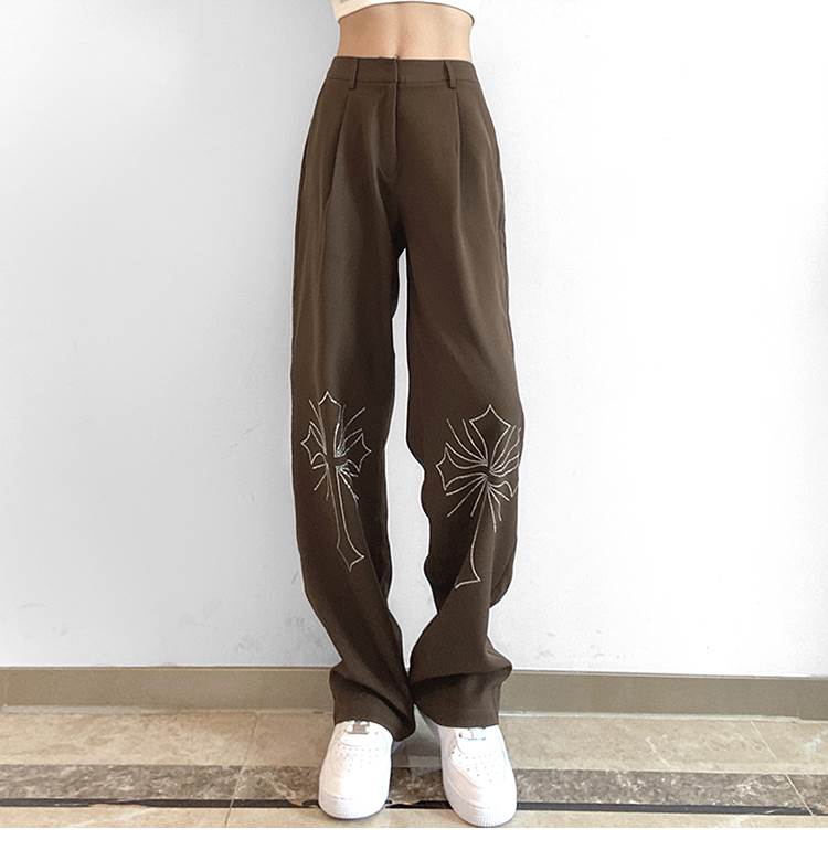 パンツ レディース ボトムス ズボン 茶色 ストレート ワイド シンプル カジュアル おしゃれ お洒落 かっこいい レトロ 個性的 マーク 柄 ハイウエスト こなれ感 ラフ メンズライク マニッシュ