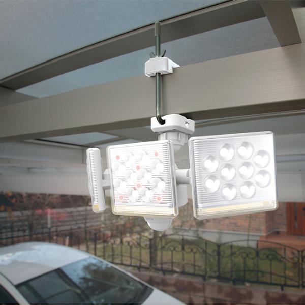 センサーライト 屋外 LED照明 防犯 ガレージ 倉庫 車庫 玄関 庭 物置き 蔵 倉 12W 3灯 LED コンセント リモコン 遠隔操作 防雨 角度調整 調節 クランプ ネジ止め