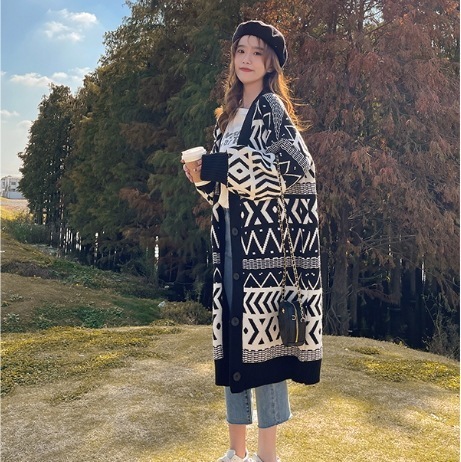 トップス カーディガン ロング丈 袖あり 長袖 デザイン ボタン 美ライン ニュアンス 伸縮性 ニット リラックス かわいい 大人可愛い きれいめ シンプル カジュアル 大人 上品 おしゃれ お洒落