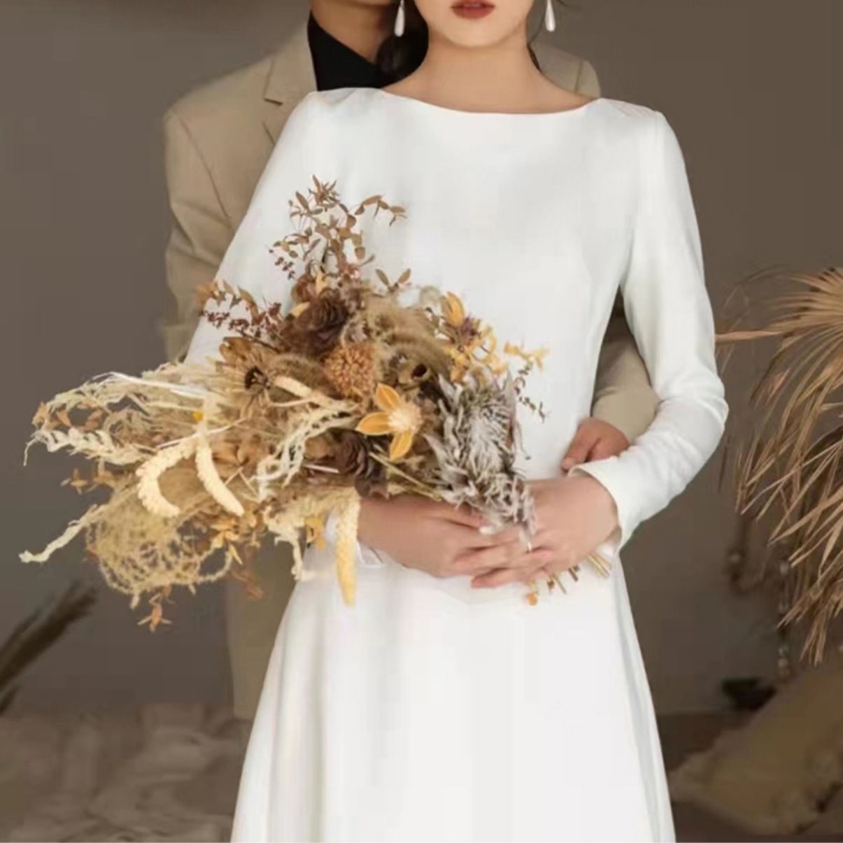 シンプルホワイトドレス レディース ワンピース デニム ロング マキシ 長袖 ボートネック タイト Aライン フェミニン 大人可愛い シンプル 上品 ガーリー 主役級 存在感 フォーマル 抜け感