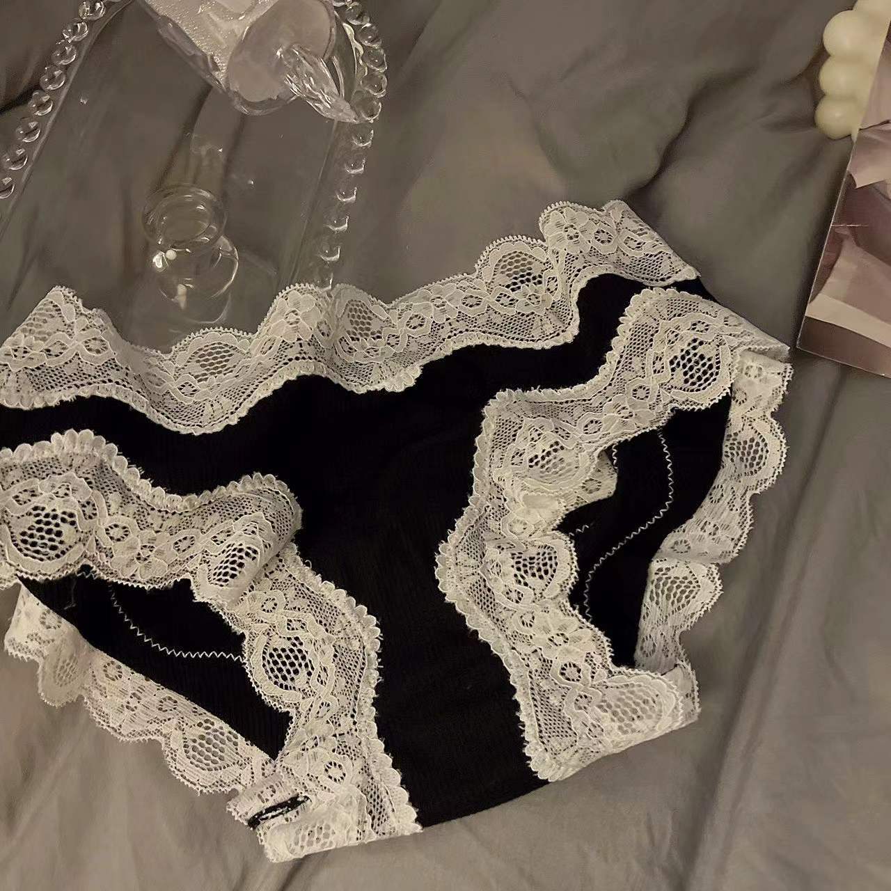 【1点ご購入 で10点プレゼントいたします】レース付きレディースパンツ ローライズヒップカバー コンフォート綿パンティ フラワーヒップ レディーストライアングルパンツ