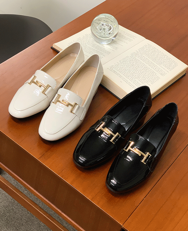 [MILOVANY] ルネエナメルスクエアパンプスヒル5cm