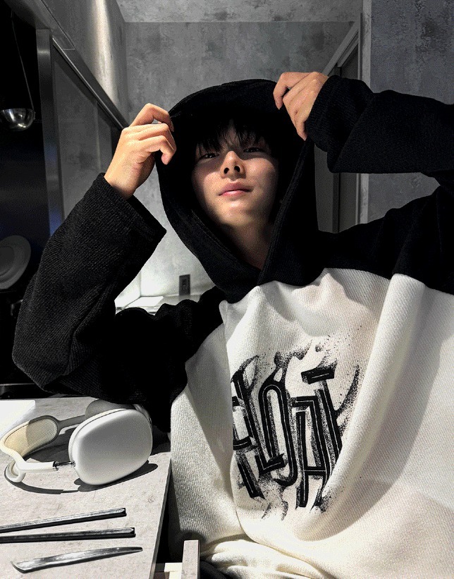 [COSYHARU公式]Flo hood