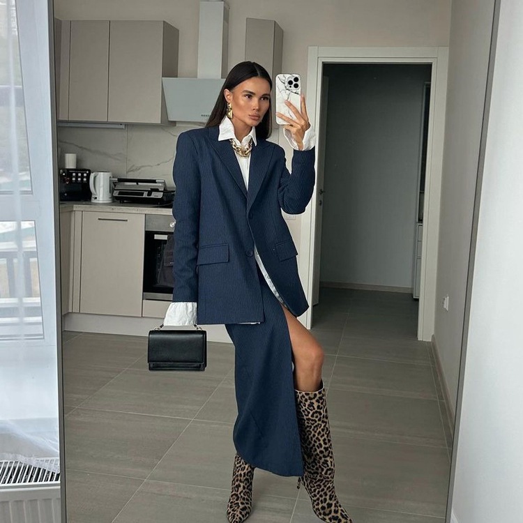 早い者勝ち シンプル縦ストライプ カジュアルジャケット スリットデザインスカート 2点セット