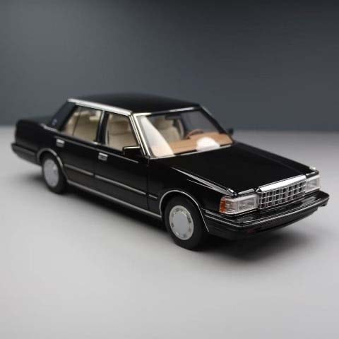 XiaoGuang MODEL 1/18 トヨタ クラウン MS122 ブラック （内装ベージュ）【8250612B-2】 ミニカー XG 8250612B-2 トヨタ クラウン MS122 BK/ナ