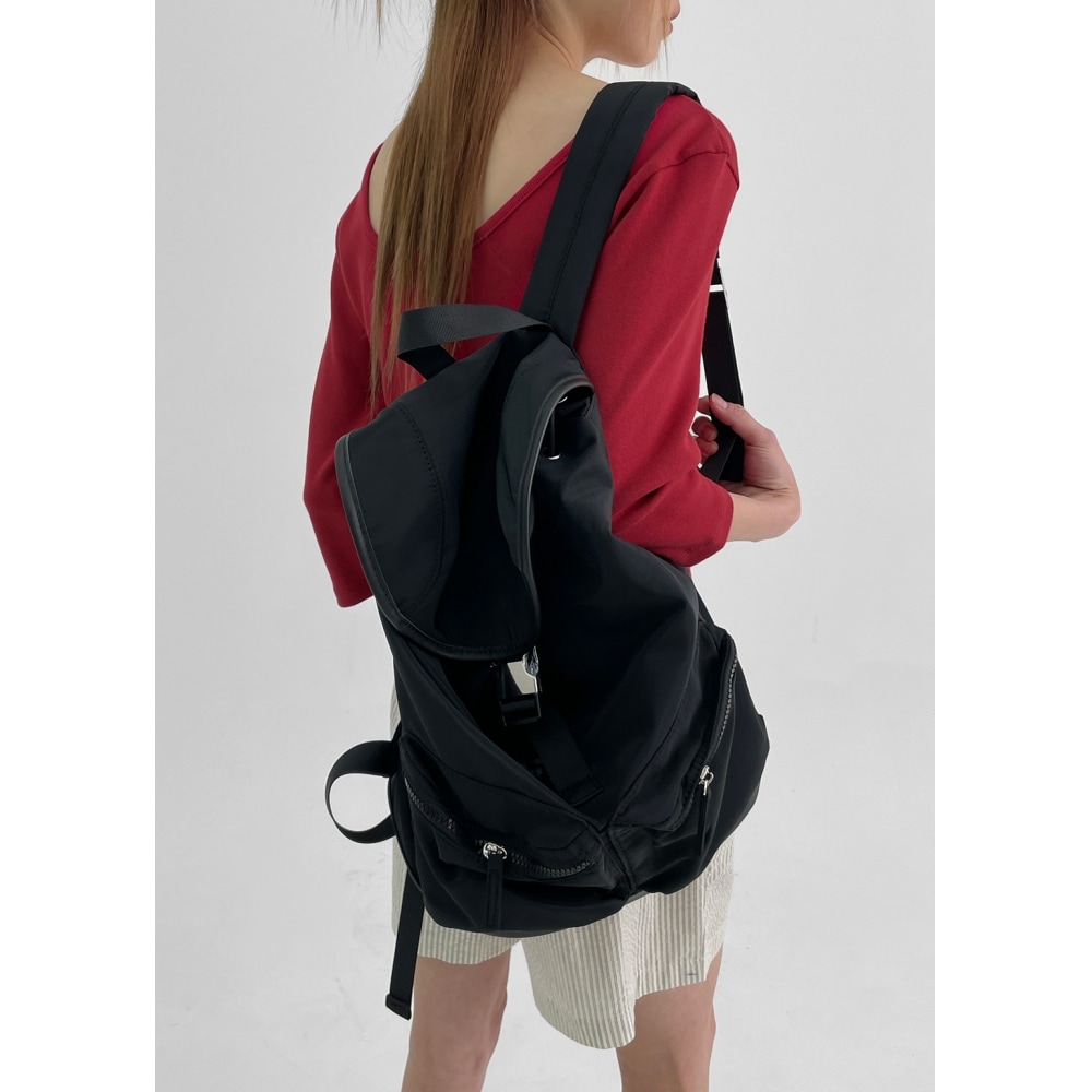 ブラックアップシムエンポケットバックパック