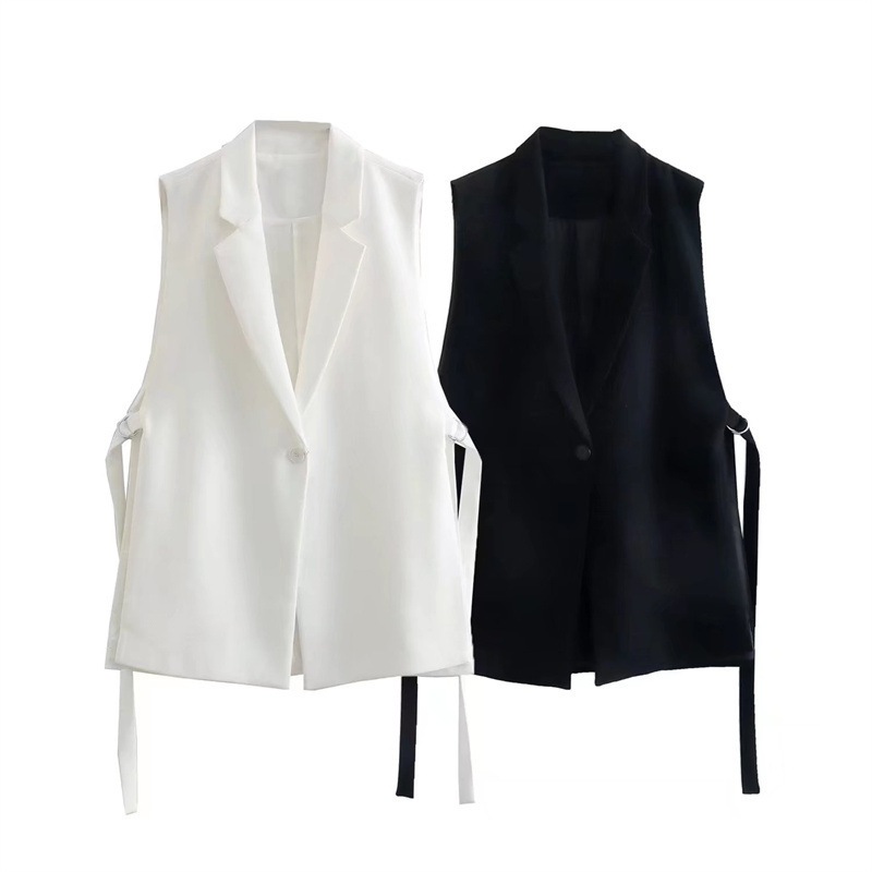 レディース トップス ベスト 上着 ジレ ノースリーブ Vネック 襟付き 前開き ボタン 大人可愛い きれいめ シンプル 上品 おしゃれ かっこいい こなれ感 個性的 クール モード系 エレガント