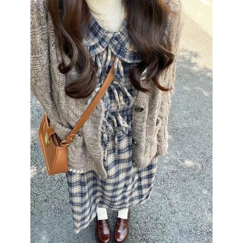 春と秋の女子学生のための日本のレトロなvネックニットカーディガンセーター新作ゆったりと多用途のワンピース2点セット