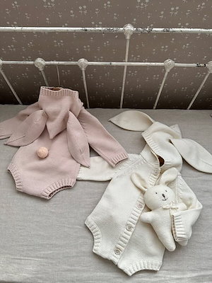 秋の新作 韓国版ベビー服 ウサギの形をした子供用レオタードベビーニットセーター