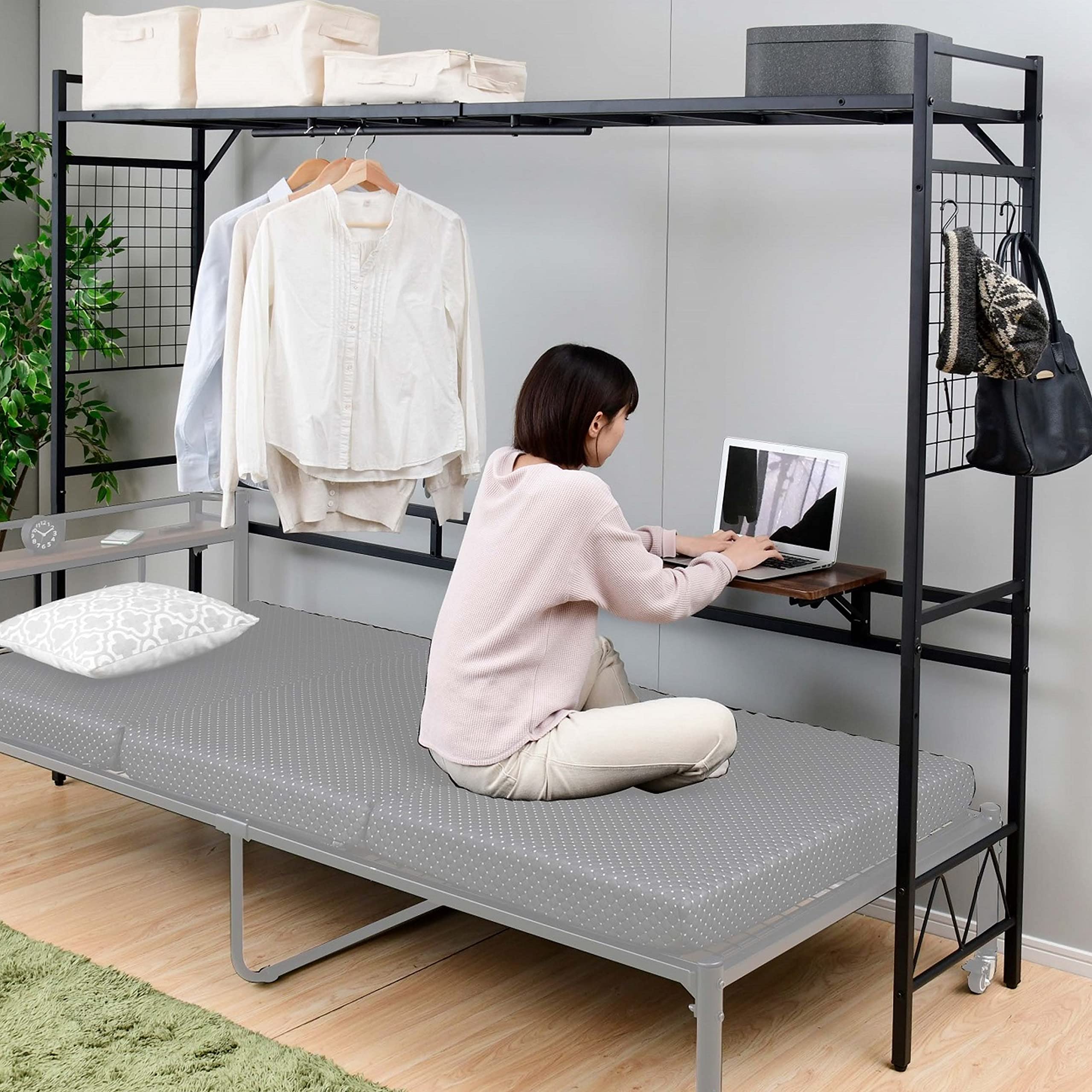 山善(YAMAZEN) ヘッドボード ベッドサイドラック (テーブル・ハンガーバー・上棚付き) デスク 収納 組立品 ブラック BSR-2318T(BR/BK) 一人暮らし