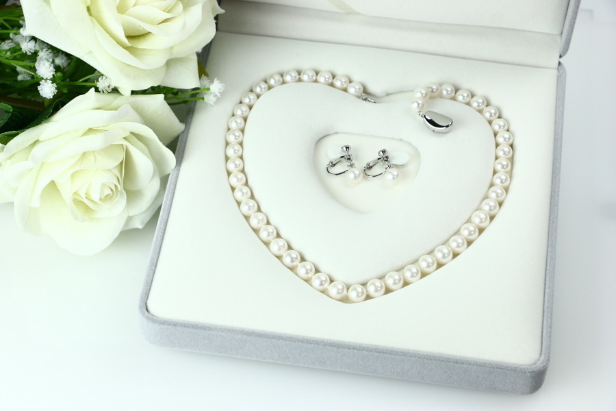 花嫁 ブライダル用 本真珠ネックレス＆ピアスorイヤリングセット8.5-9mm ハートキーパーボックス付(6月誕生石 フォーマル 結婚式 卒業入学 冠婚葬祭 七五三)