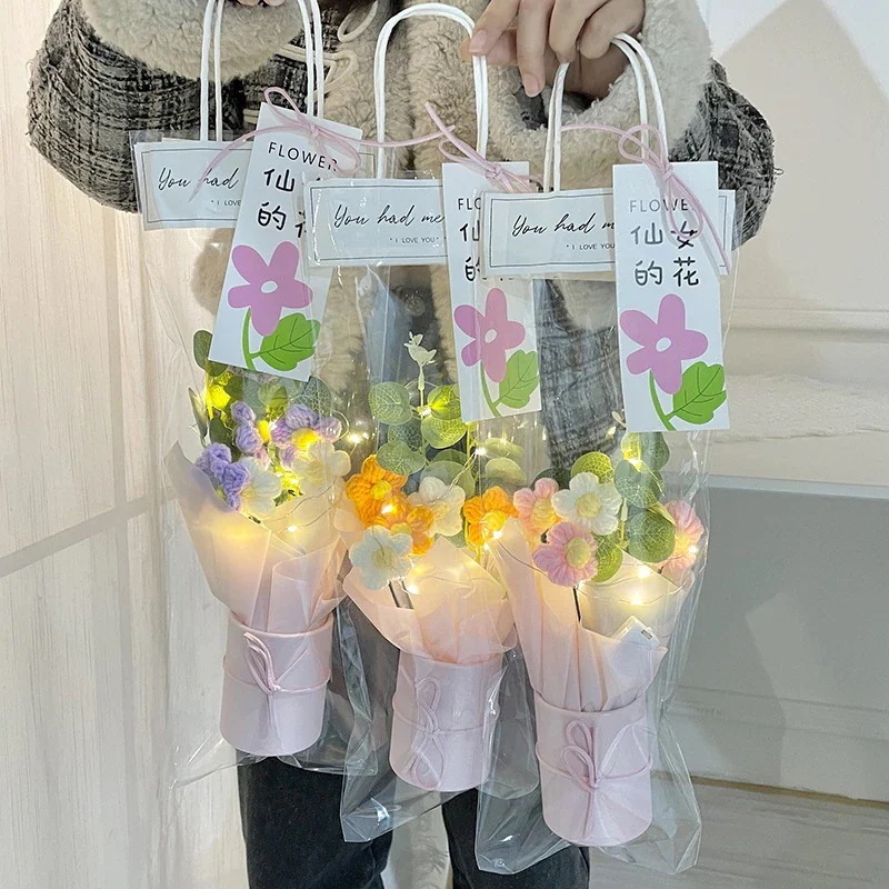 絶妙な豪華な花の手持ちフラワーバッグロマンチックな子供の日のギフト女神の日造花織りブーケ