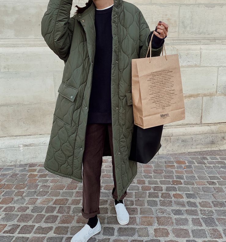 ロング コート レディース カーキ ステッチ キルティング アウター 上着 長袖 ハイネック ストレート ふわふわ ポケット 前開き ボタン シンプル カジュアル 大人 マニッシュ