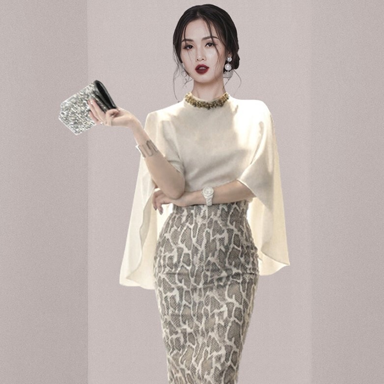 パイソン柄 ツーピース 上下セット ネックレス付 マントショールブラウス タイトスカート ホワイト 5,016円