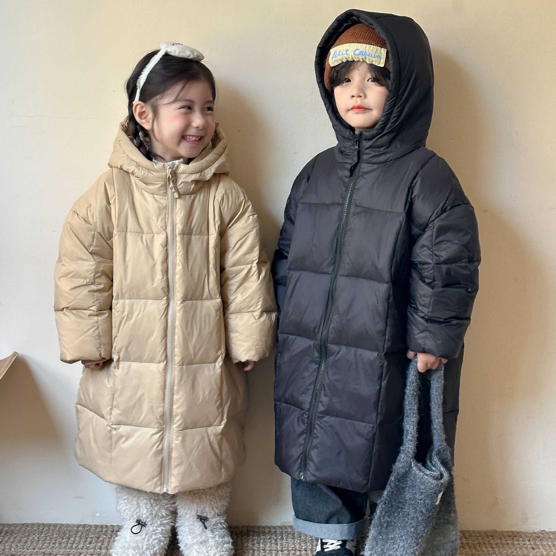 子供用ダウンジャケット男の子厚手ミディアム冬の女の子2024新型冬服保温膝上赤ちゃん用綿入れコート