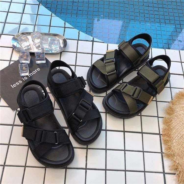 初コーデにオススメマーチン風ベルクロサンダルちょっぴりゴツめのデザインがカワイイ 韓国ファッション マーチン風 厚底サンダル スニーカー 厚底