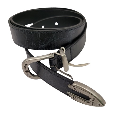 BUCKLE ベルト イン ブラック - 韓国 メンズ ファッション 必須アイテム - プレゼント用 人気