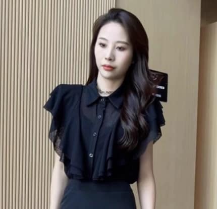 レディース トップス ブラウス 前開き 半袖 フリル袖 襟付き 角襟 ドレープ フリル 前開き 透け感 薄手 大人可愛い きれいめ 上品 おしゃれ クール エレガント 主役級 存在感 とろみ感 抜け感