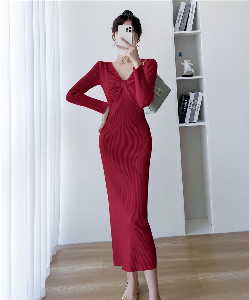 スリム薄いニットワンピース女性パッケージヒップタイトニットスカート秋と冬の新しい気質オープンインナーロングスカート