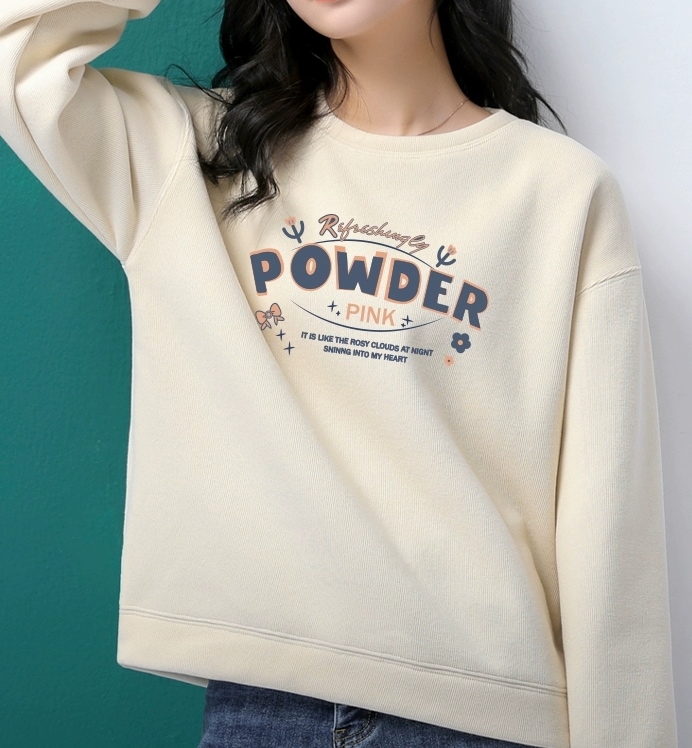 プルオーバー トレーナー ロゴ トップス ショート丈 長袖 Uネック スリム タイト 細身 厚手 かわいい 大人可愛い シンプル カジュアル 大人 おしゃれ 大人女子 こなれ感 ラフ キュート 5,933円