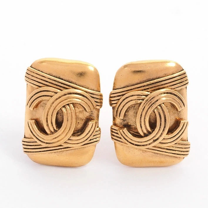 シャネル ココマーク レクタングル イヤリング クリップタイプ ゴールドカラー 【イヤリング】 28,258円
