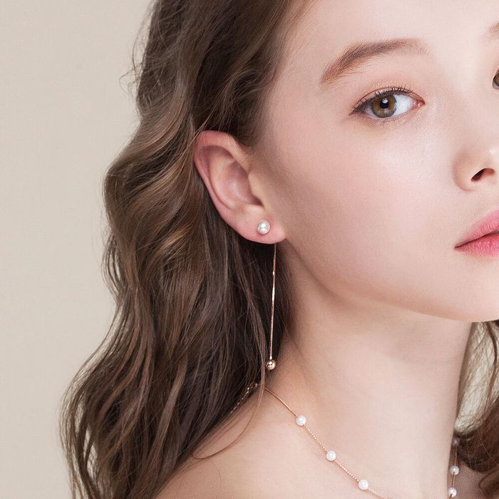 [Silver 925] Pink glittering snake pearl earrings おしゃれ ピアス 韓国ファッション