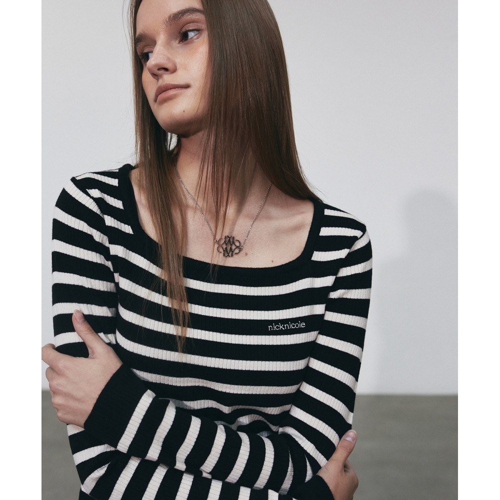 ニック&ニコールストライプロゴスクエアネックニット_ブラック 8,460円