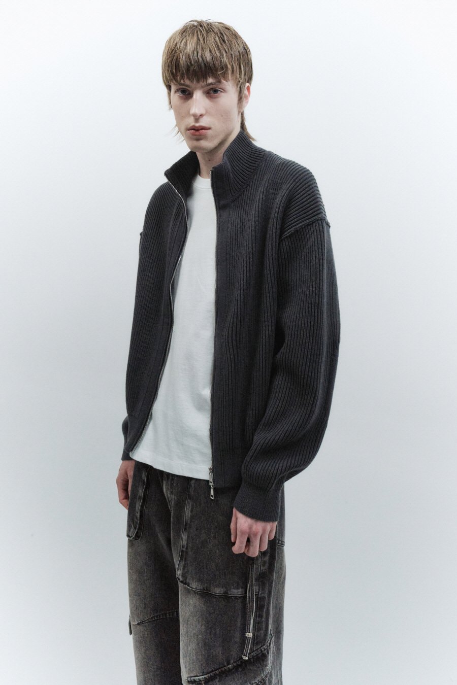 【INSILENCE】 OVERSIZED FIT KNITWEAR ZIP-UP : CHARCOAL 19,110円