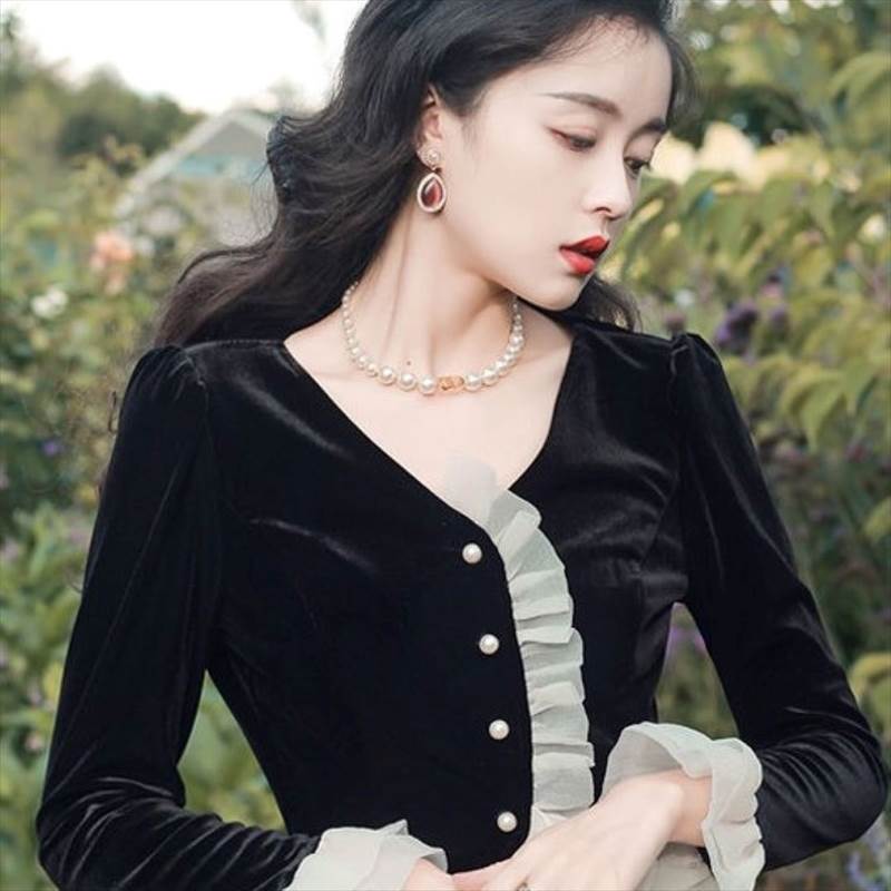 ジャケット 黒 ベロア ベルベット フリル レトロ かわいい 長袖 トップス シャツ ブラウス アウター バイカラー 個性的 フレア シフォン きれいめ フォーマル レディース ブラック 黒 上品 羽