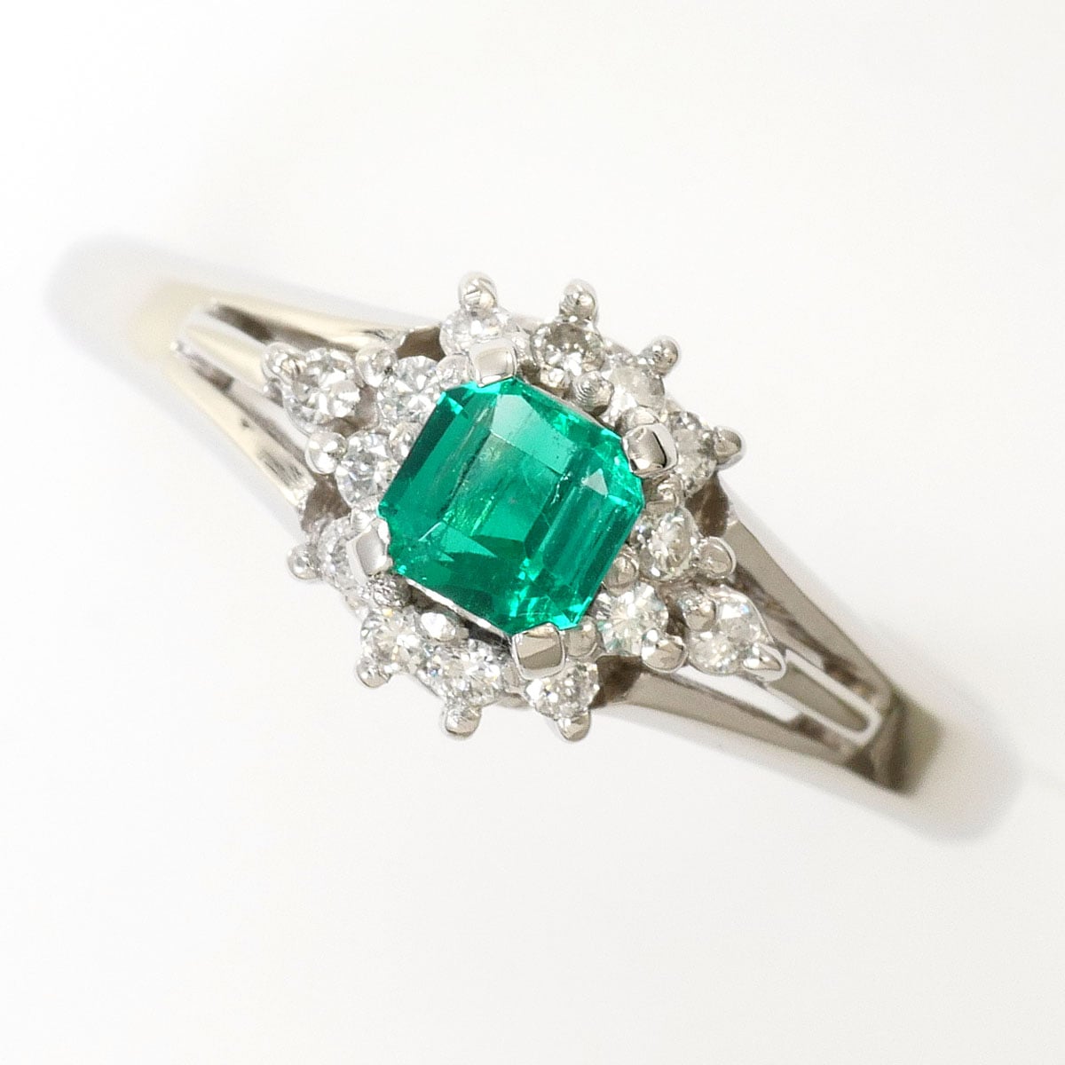PT900 プラチナ リング・指輪 11号 エメラルド 0.28ct ダイヤモンド 0.14ct 総重量約3.7g ジュエリー 中古