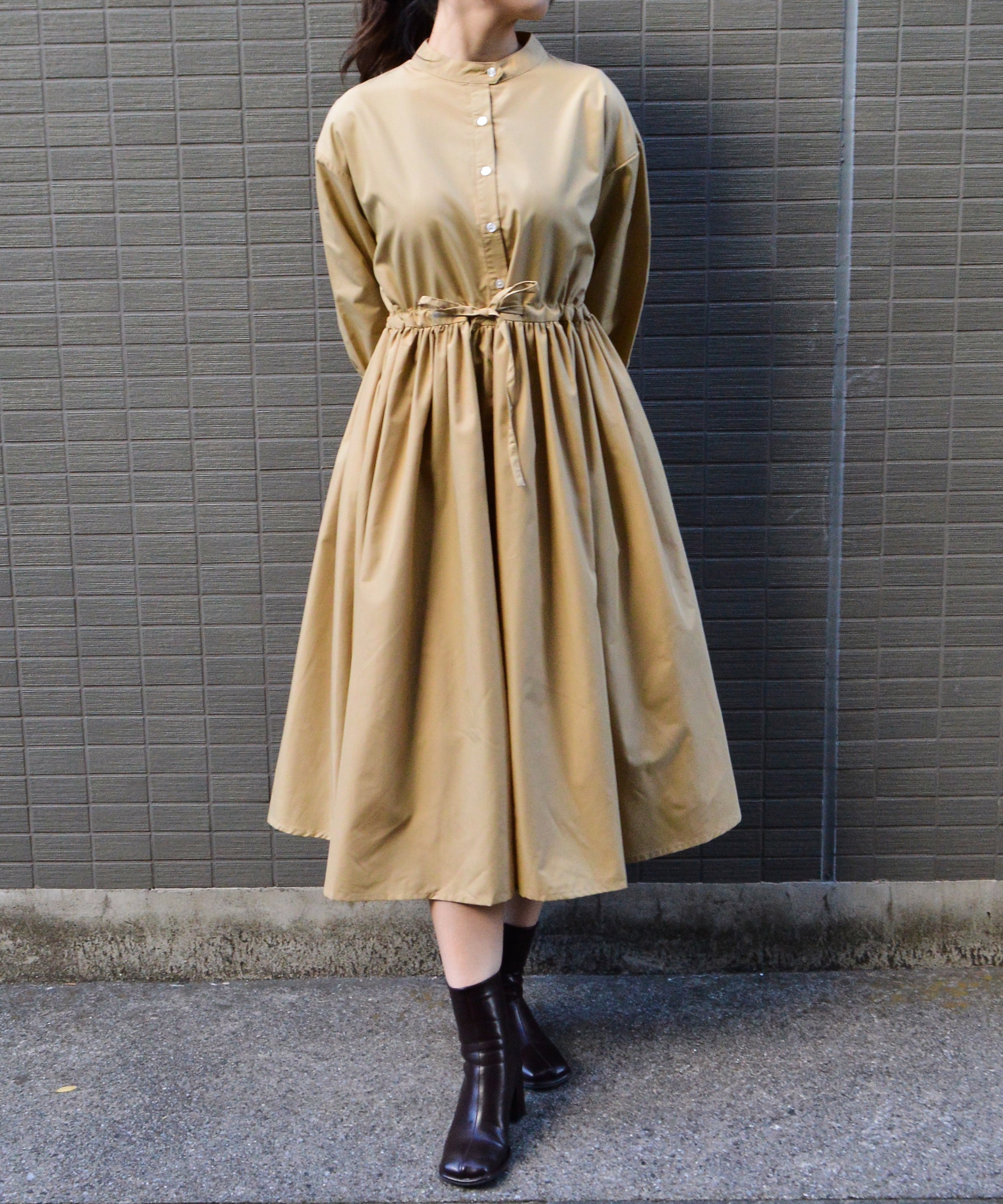 タック入りウエストリボンシャツワンピース