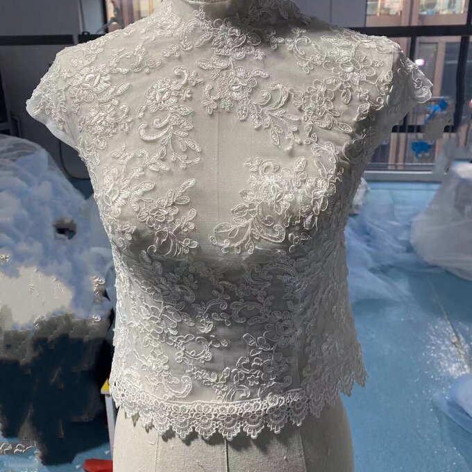 上品なくるみボタン 編み上げ ハイネック レースボレロ トップス ウエディングドレス