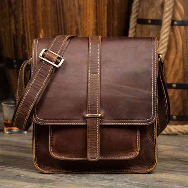 ショルダーバッグ メンズ 小さめ 大きめ 革 本革 鞄 かっこいい バッグインバッグ ボディバッグ 夏 A4 斜めがけ トートバッグ 50代 30代 軽量 冬 60代 レザー 40代 多収納 おしゃれ