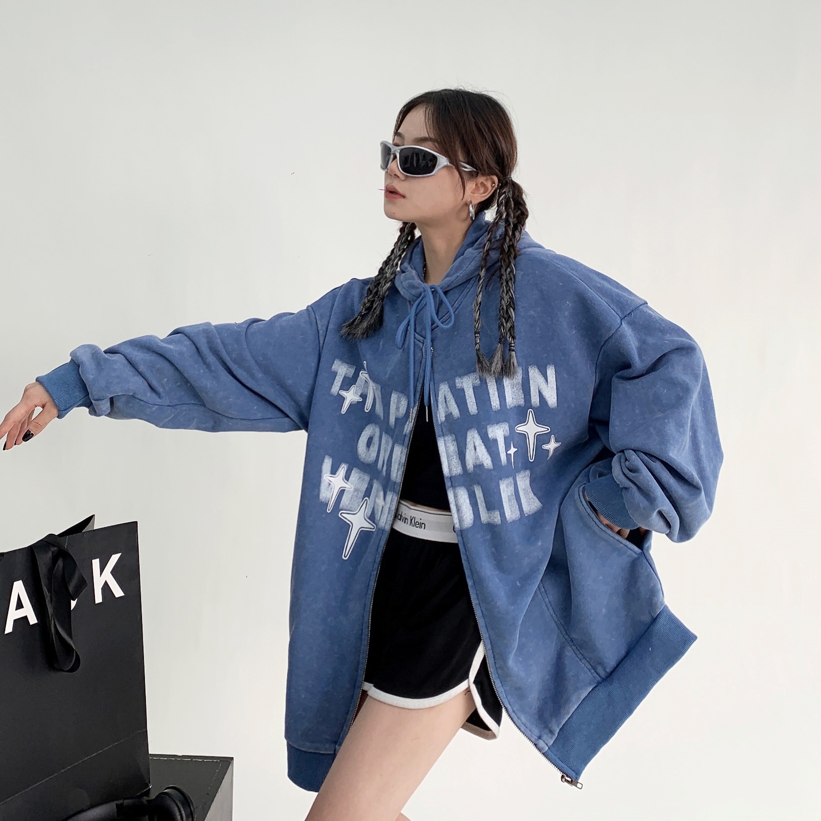 トップス パーカー 長袖 前開き ファスナー ミディアム丈 ポケット かわいい 大人可愛い きれいめ シンプル 上品 おしゃれ かっこいい カジュアル レトロ ラフ ルーズ こなれ感 個性的 主役級