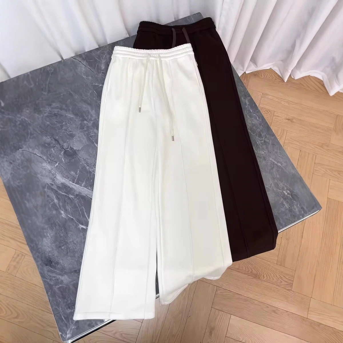 2025年秋冬新作 伸縮性ウエスト ストレートレッグ 無地 スウェットパンツ 春夏 ゆったり カジュアル ロングパンツ ゆったり ストレートレッグ カジュアルパンツ